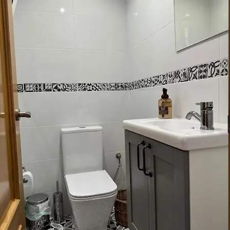 شقة Exotic House With Jacuzzi, Near The Sea
