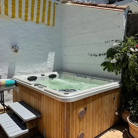 Exotic House With Jacuzzi, Near The Sea *